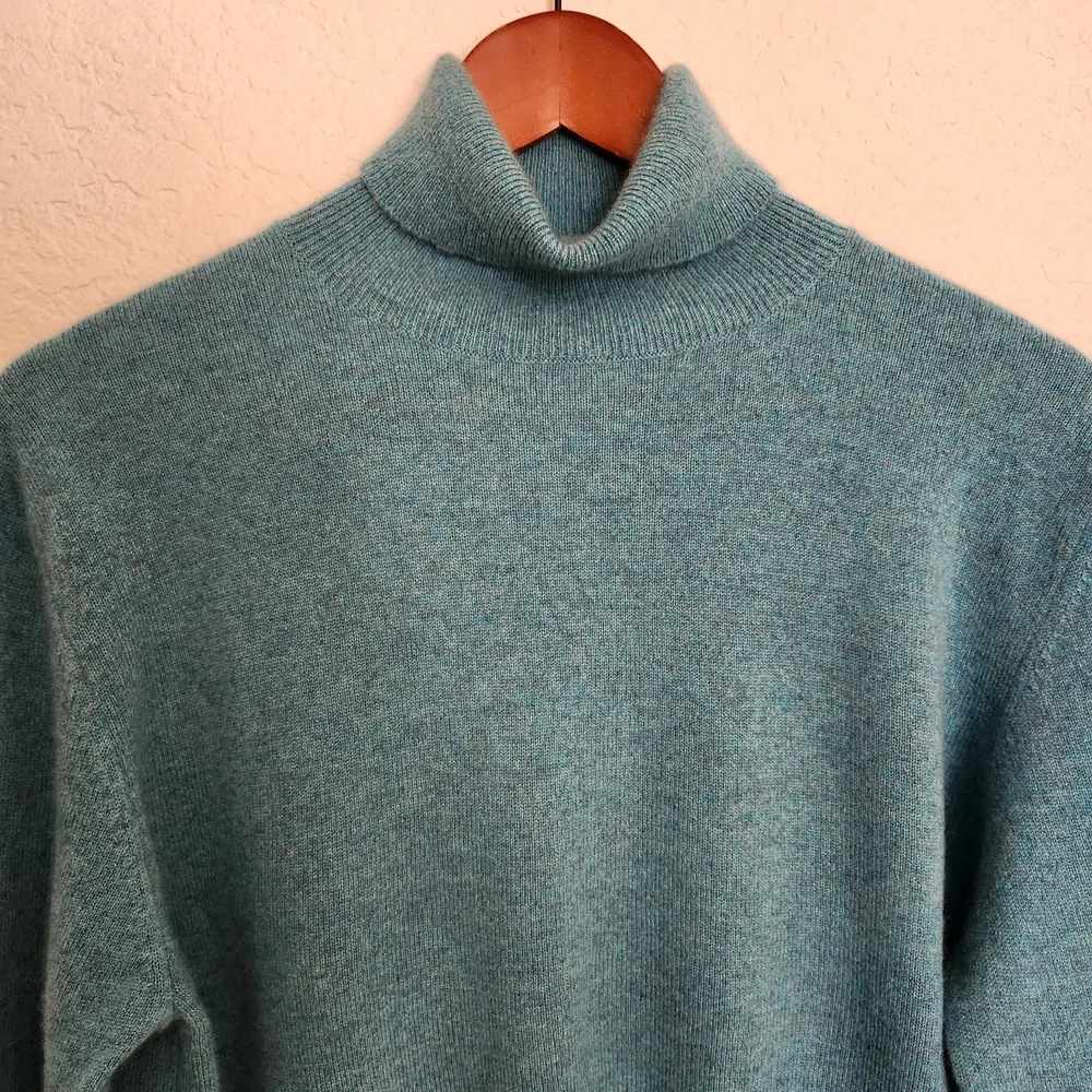 McDuff 100% Cashmere Elegant Teal Turtleneck Sweater, Finest Cashmere Yarns - Picture 5 of 7